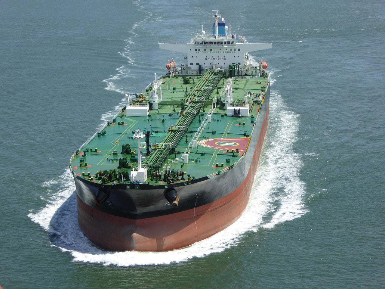 2025 U.S. Tanker Seizure Storm: 6 VLCCs Sanctioned, 30 Tankers at High Risk, Caribbean Plunged into Turmoil